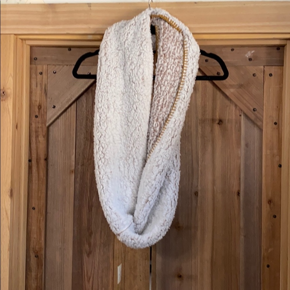 Altar’d State infinity 🧣 scarf